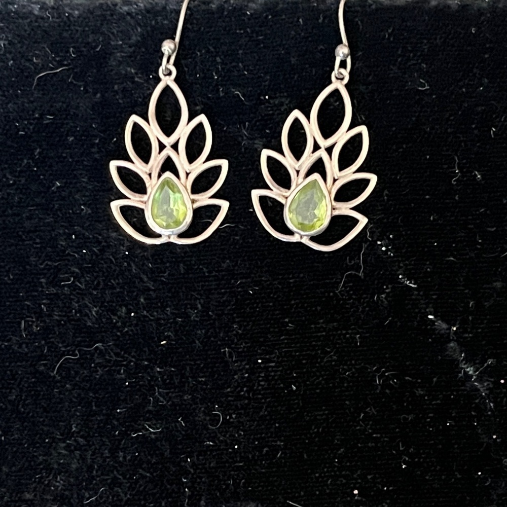 VTG Sterling and Peridot Leaf Earrings
